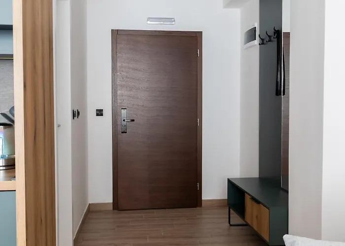 Sierra Hill & Centar