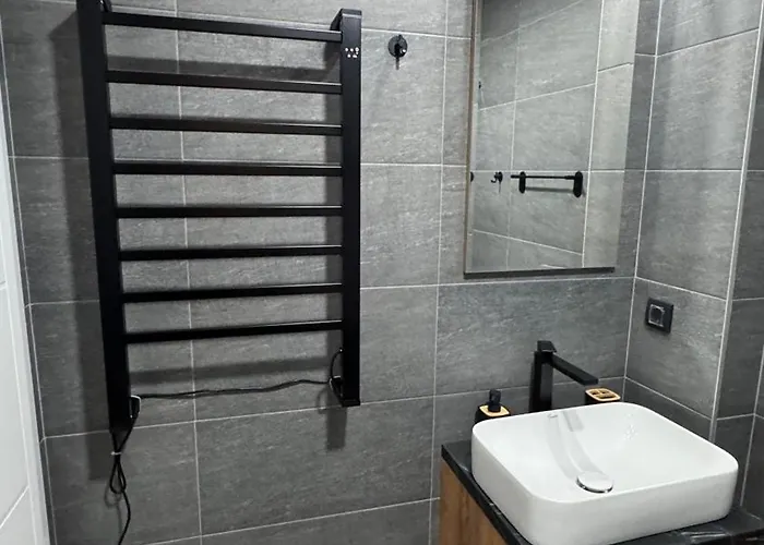 Sierra Hill & Centar